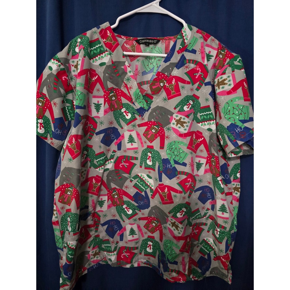 Cassandra O Women 2X Holiday Scrub Top Ugly Christmas Sweater Print V-Neck Grey